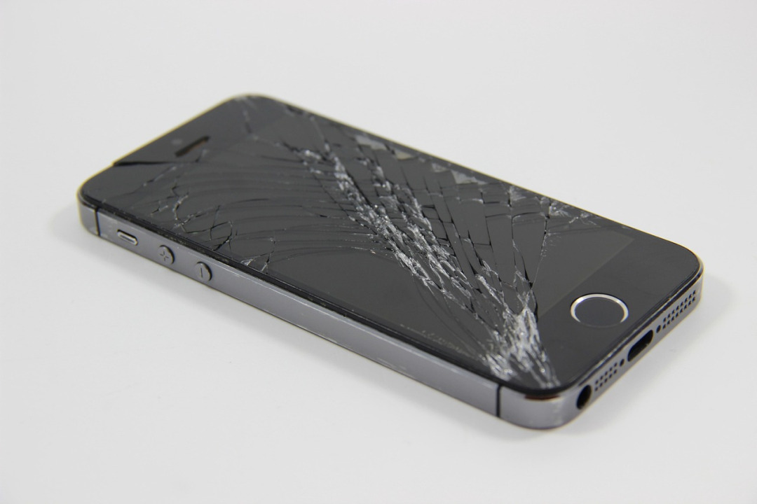 broken phone screen replacement